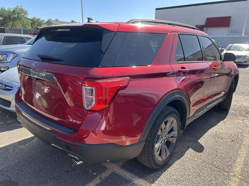 Rapid Red Metallic Tinted Clearcoat 2023 Ford Explorer XLT