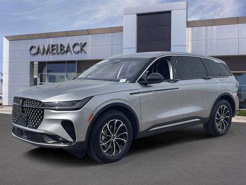 Silver Radiance Metallic Clearcoat 2024 Lincoln Nautilus Premiere