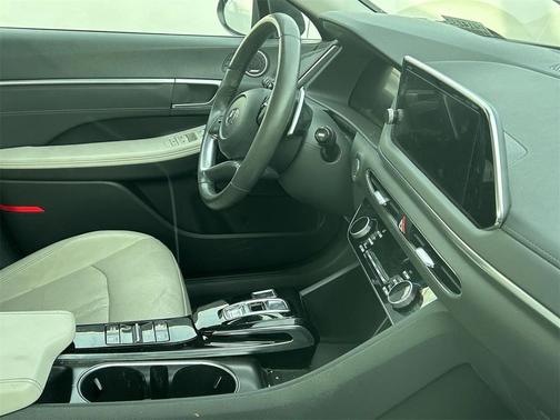 2022 Hyundai SONATA Limited