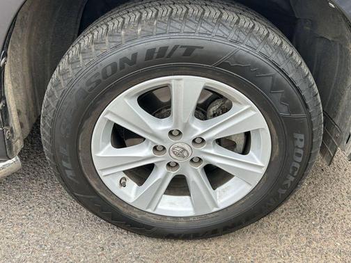 Magnetic Gray 2013 Toyota Highlander SE