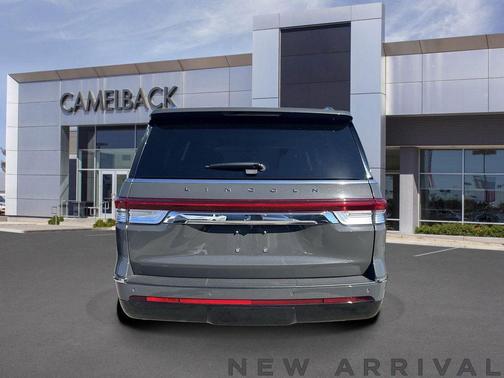 Chroma Caviar Dark Gray Metallic Clearcoat 2024 Lincoln Navigator Black Label