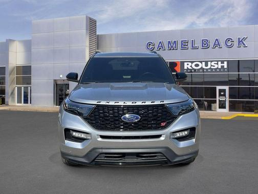 Iconic Silver Metallic 2024 Ford Explorer ST