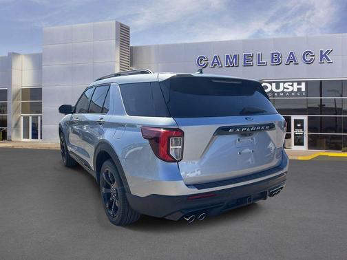 Iconic Silver Metallic 2024 Ford Explorer ST
