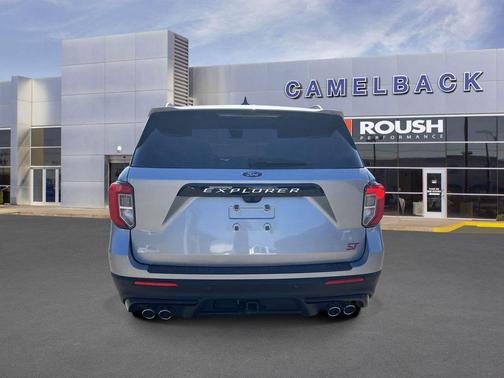 Iconic Silver Metallic 2024 Ford Explorer ST