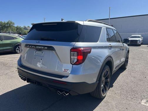 Iconic Silver Metallic 2024 Ford Explorer ST