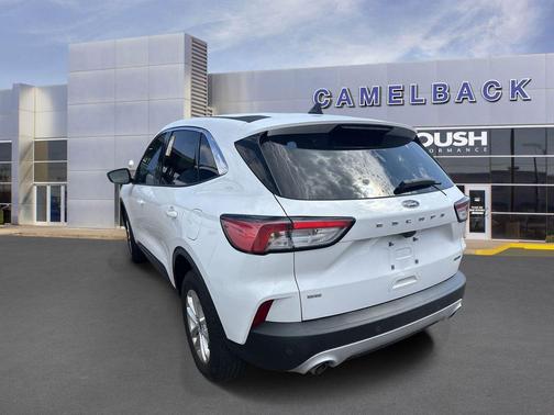Oxford White 2022 Ford Escape SE