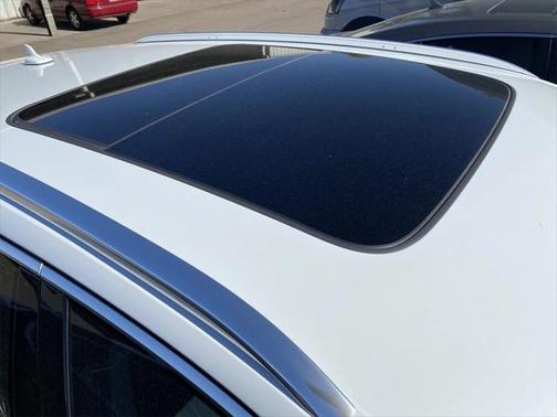 2022 Audi e-tron Premium Plus