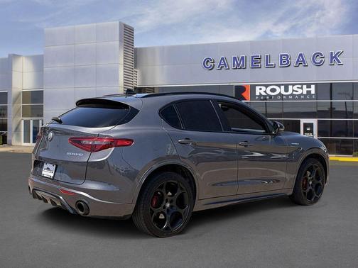 Vesuvio Gray Metallic 2022 Alfa Romeo Stelvio Ti