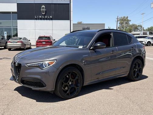 Vesuvio Gray Metallic 2022 Alfa Romeo Stelvio Ti