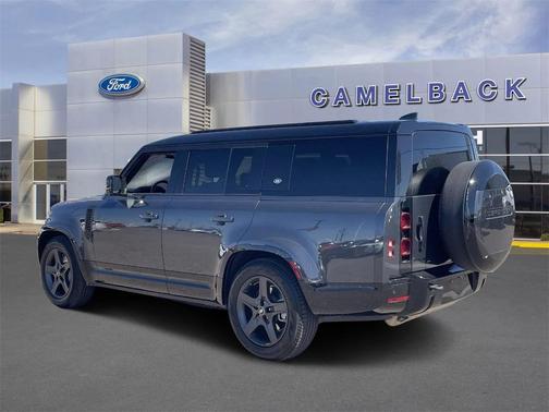 2023 Land Rover Defender 130 X-Dynamic SE