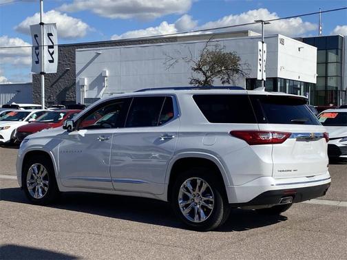 Photo 4 of 32 of 2020 Chevrolet Traverse High Country