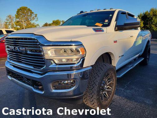 2022 RAM 2500 Laramie Crew Cab 4x4 6'4' Box