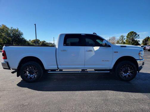 2022 RAM 2500 Laramie Crew Cab 4x4 6'4' Box