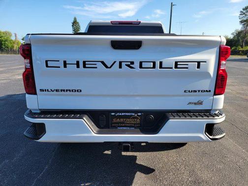 Summit White 2026 Chevrolet Silverado 1500 Custom