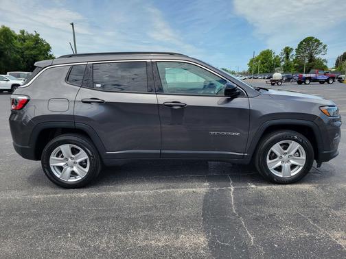 Granite Crystal Metallic Clearcoat 2022 Jeep Compass Latitude