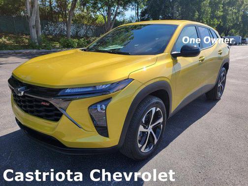 Nitro Yellow Metallic 2024 Chevrolet Trax FWD 1RS