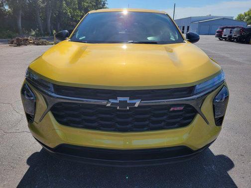 Nitro Yellow Metallic 2024 Chevrolet Trax FWD 1RS
