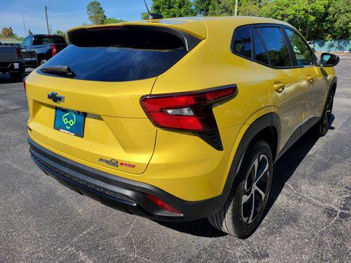 Nitro Yellow Metallic 2024 Chevrolet Trax FWD 1RS