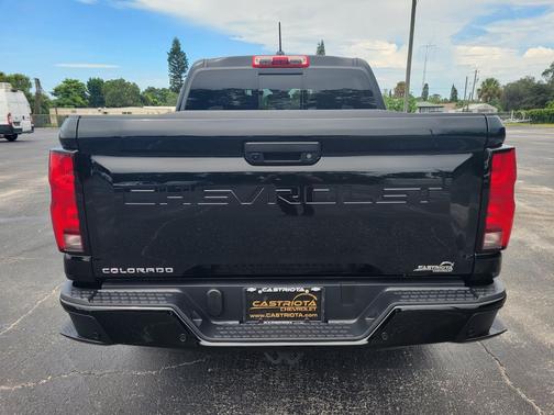 Black 2026 Chevrolet Colorado LT
