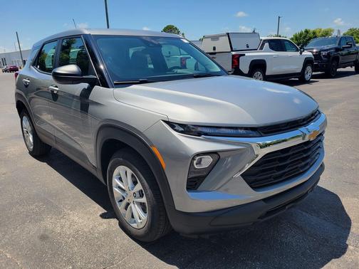 Sterling Gray Metallic 2026 Chevrolet Trailblazer LS