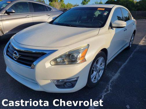 Pearl White 2015 Nissan Altima 2.5 SV