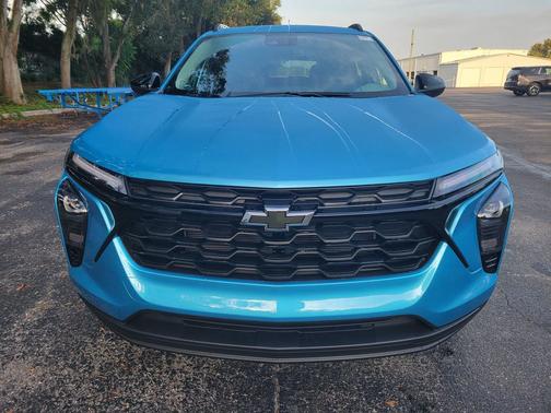 Marina Blue Metallic 2026 Chevrolet Trax LT