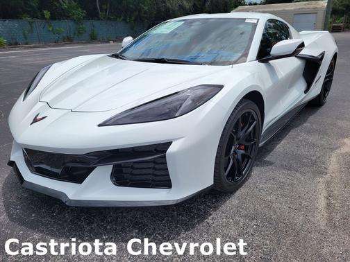 Arctic White 2027 Chevrolet Corvette Grand Sport