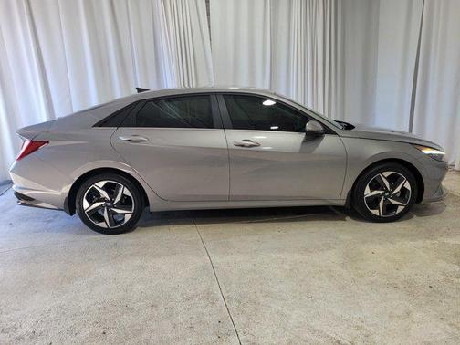 2023 Hyundai ELANTRA HEV Limited