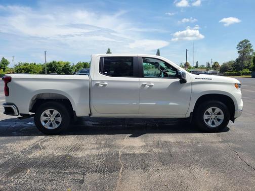 Summit White 2025 Chevrolet Silverado 1500 LT