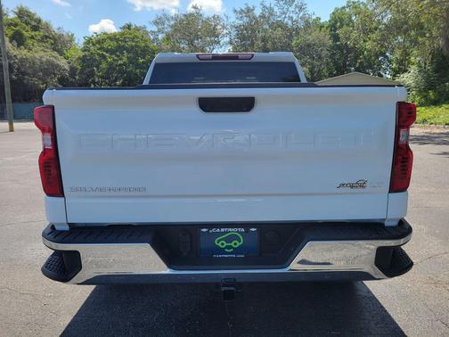 Summit White 2025 Chevrolet Silverado 1500 LT