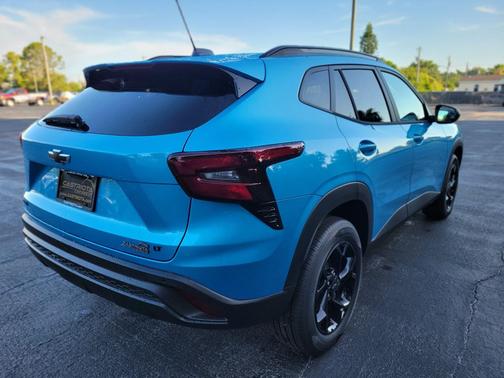Marina Blue Metallic 2026 Chevrolet Trax LT