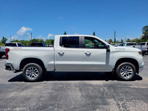 Summit White 2026 Chevrolet Silverado 1500 LT