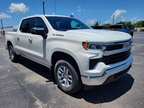 Summit White 2026 Chevrolet Silverado 1500 LT