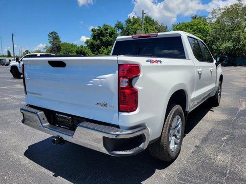 Summit White 2026 Chevrolet Silverado 1500 LT
