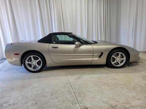2000 Chevrolet Corvette Base