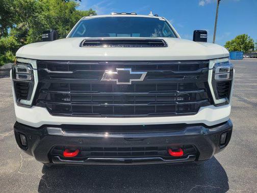 Summit White 2026 Chevrolet Silverado 2500 LTZ