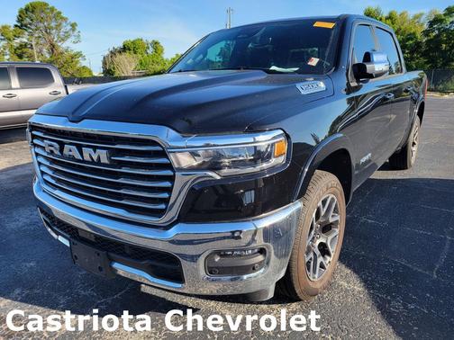 Diamond Black Crystal Pearlcoat 2026 RAM 1500 Laramie