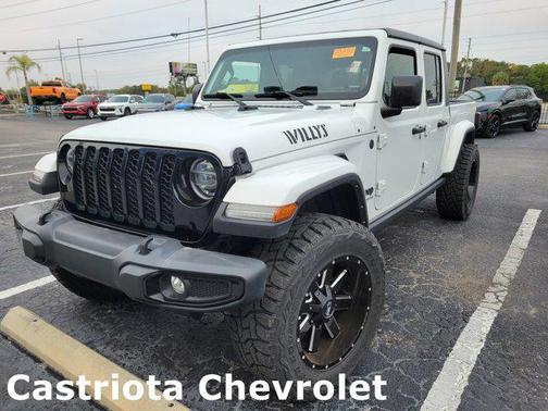 Bright White Clearcoat 2022 Jeep Gladiator Willys 4x4