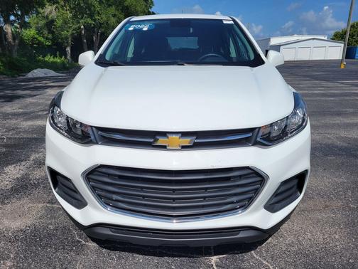 Summit White 2022 Chevrolet Trax LS