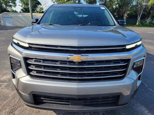 Sterling Gray Metallic 2026 Chevrolet Traverse LT