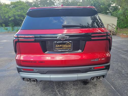 Radiant Red Tintcoat 2027 Chevrolet Traverse AWD Z71