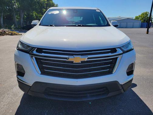 Summit White 2023 Chevrolet Traverse LT Cloth