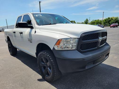 Bright White Clearcoat 2019 RAM 1500 Tradesman