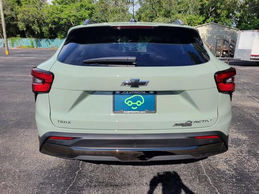 Cacti Green 2026 Chevrolet Trax FWD ACTIV