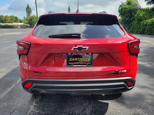 Apex Red 2026 Chevrolet Trax FWD 2RS