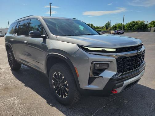 Sterling Gray Metallic 2026 Chevrolet Traverse AWD Z71