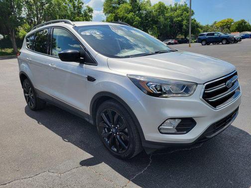 INGOT SILVER METALLIC 2019 Ford Escape SE