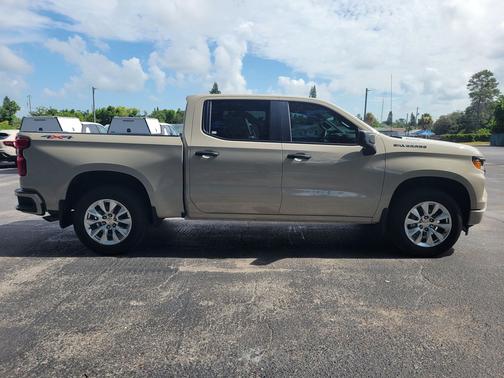 White Sands 2026 Chevrolet Silverado 1500 Custom