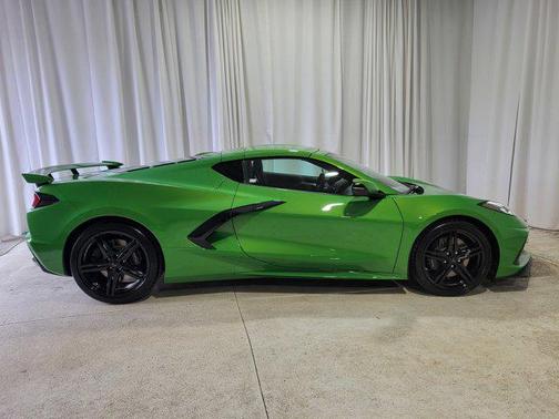 2026 Chevrolet Corvette Stingray w/2LT