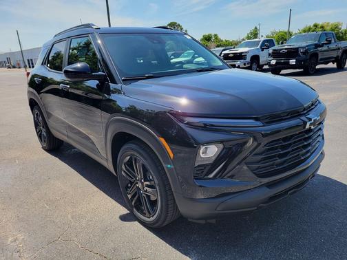 Mosaic Black Metallic 2026 Chevrolet Trailblazer LT